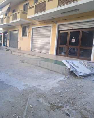 Locale commerciale su s.s.16