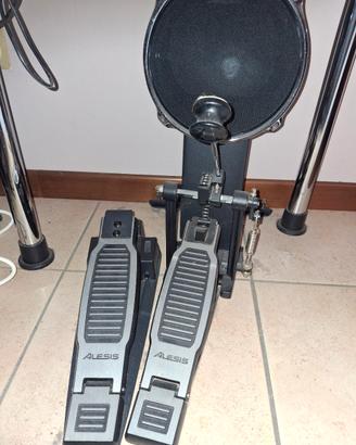 batteria  elettronica e leggio 