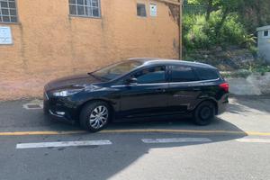 Ford focus sw con gancio traino