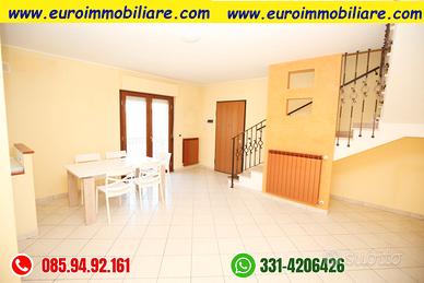 Duplex con doppio servizio e vista mare