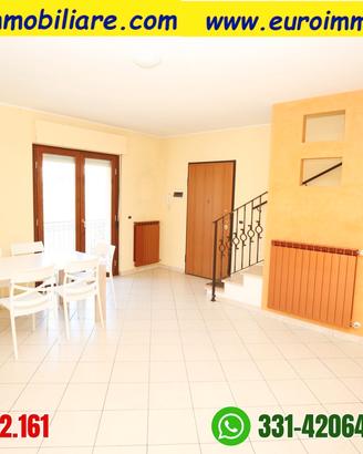 Duplex con doppio servizio e vista mare