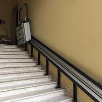 Montascale, trasporto di paziente con carrozzina