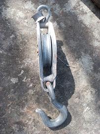 carrucola industriale d'epoca con gancio