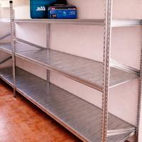 Scaffale metallico ad incastro modulare