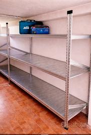 Scaffale metallico ad incastro modulare