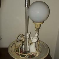 Lampada da tavolo con fontanella