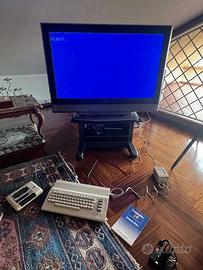 COMMODORE 64 + Datassette + accessori