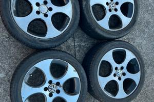 Cerchi in lega R16 per Volkswagen