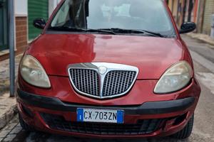 Lancia ypsilon -Rossa