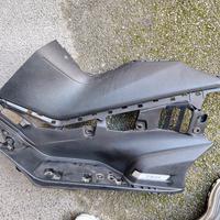 pedana sx Tmax 560 2020 2021