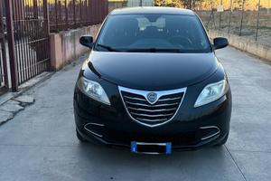 Lancia Ypsilon 1.2 69 CV 5 porte GPL Ecochic Plati