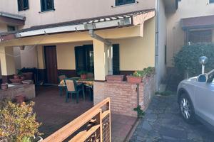 Villetta tri familiare su due livelli