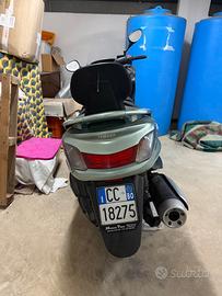 Scooter Yamaha 400