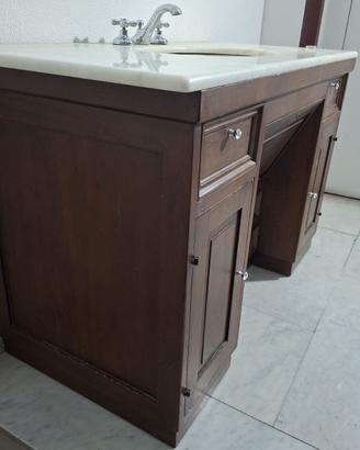 mobile bagno in legno comleto di specchio