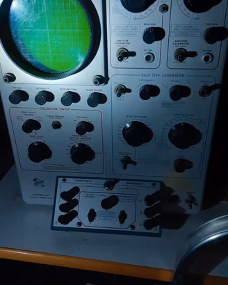 Transistor curve tracer Tektronix 575