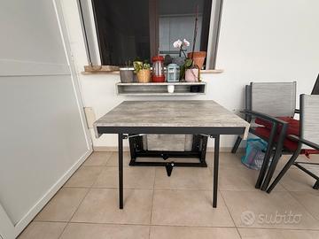 Tavolo consolle ripiegabile e allungabile
