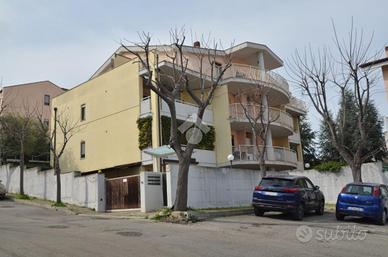 4 LOCALI A MONTESILVANO