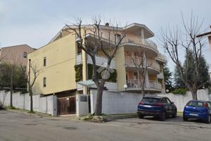 4 LOCALI A MONTESILVANO