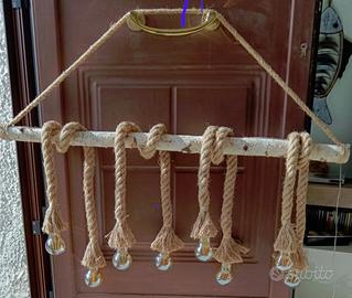 Lampadario da muro in legno e corda a 8 luci