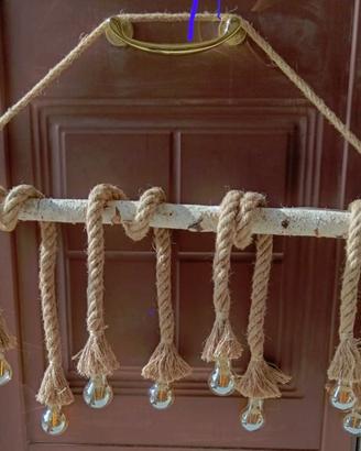Lampadario da muro in legno e corda a 8 luci