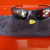 Occhiali  Scuderia Ferrari polarizzati  unisex