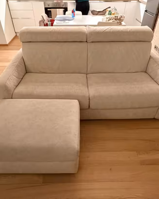 Divano letto Poltrone e Sofa Montecchio con pouf