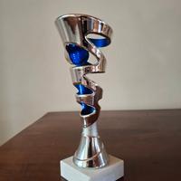 Trofeo spirale argentato con fiamma olimpica