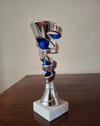 Trofeo spirale argentato con fiamma olimpica