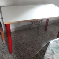 Tavolo con gambe  in acciaio smaltato
