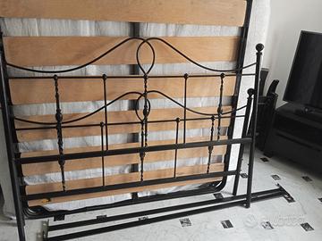 letto in ferro battuto nero