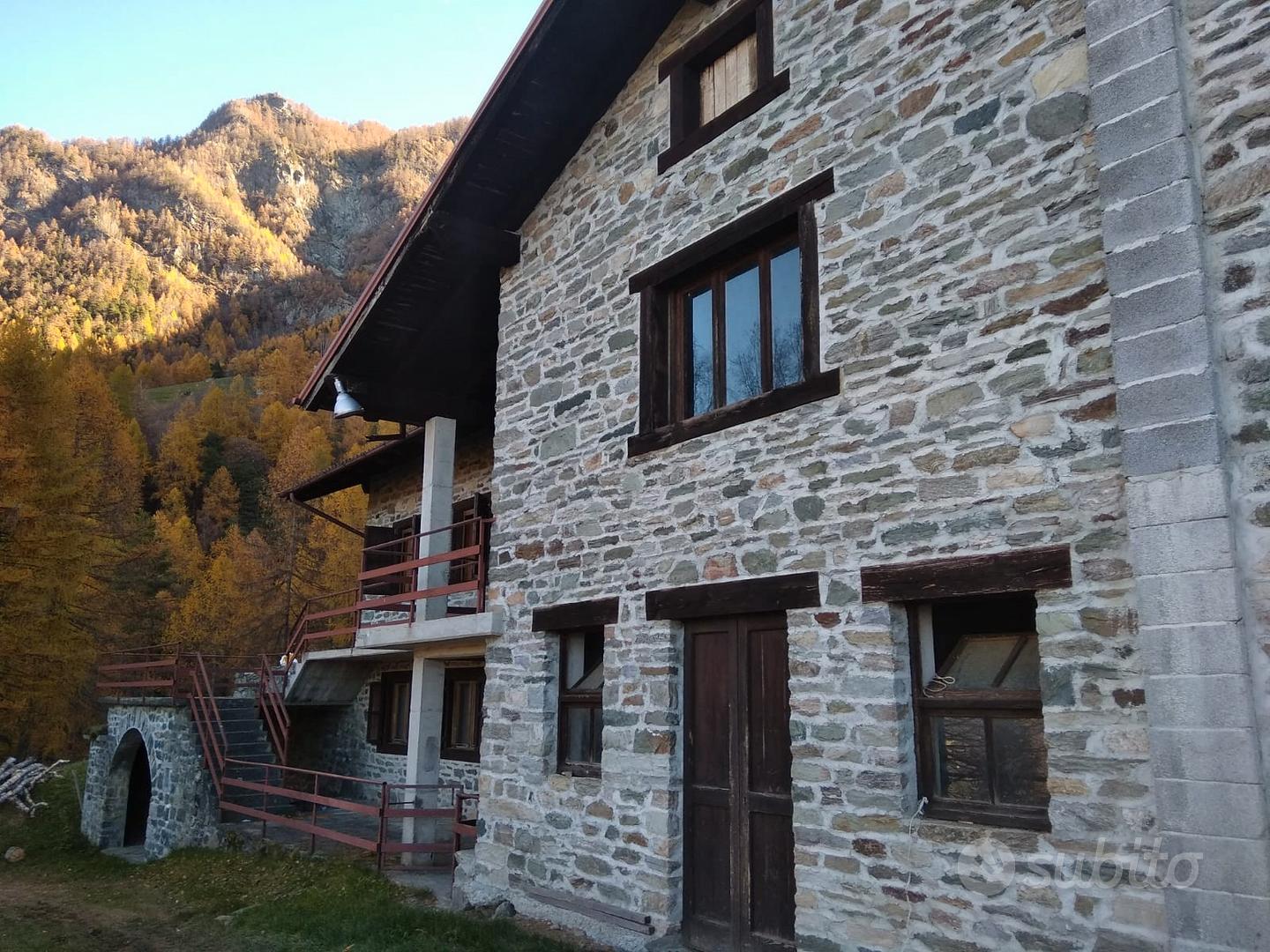 Val d'Ayas - Baita con ampio terreno - Vista 2