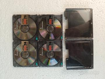 4 Minidisc TDK XG da 74 minuti con custodie.