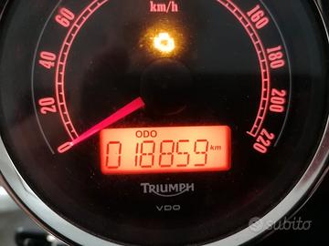 Triumph Bonneville - 2014