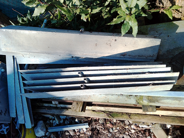 Angolari per trasporto merci