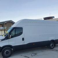 Acquistiamo Furgone Daily Sprinter Crafter chiuso