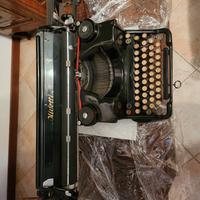macchina da scrivere ,come da foto, formato A3