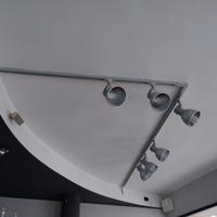 N.3 barre portafaretti a soffitto con 8 lampade