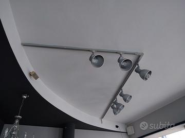 N.3 barre portafaretti a soffitto con 8 lampade