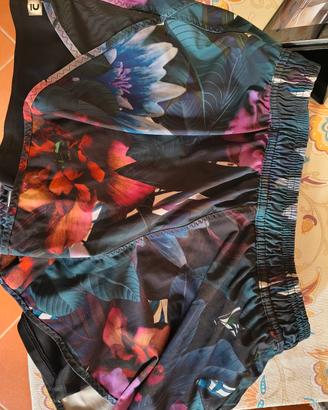 pantaloni corti per donna 