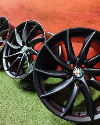 Cerchi Alfa Romeo Giulia 159 Giulietta Original 18