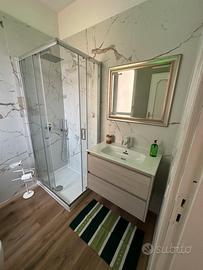 Mobile bagno sospeso marca Roca