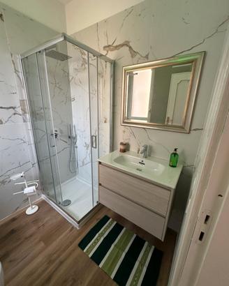 Mobile bagno sospeso marca Roca