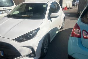 Toyota yaris hybrid