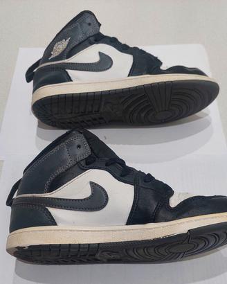 Scarpe Jordan 33.5 bianche e grigie bambino