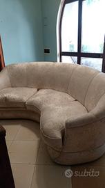 Divano in raso ad arco con 2 poltrone