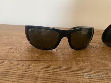 Occhiali da sole Ray-ban polarizzati.