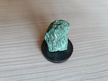 Minerale di Fuchsite con Piedistallo