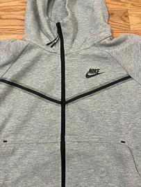 Felpa con cappuccio Nike Tech Fleece grigia