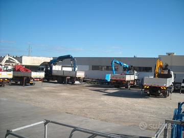 Autocarri con gru, piattaforme aeree