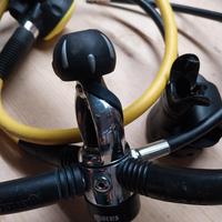 erogatore per immersioni subacquee